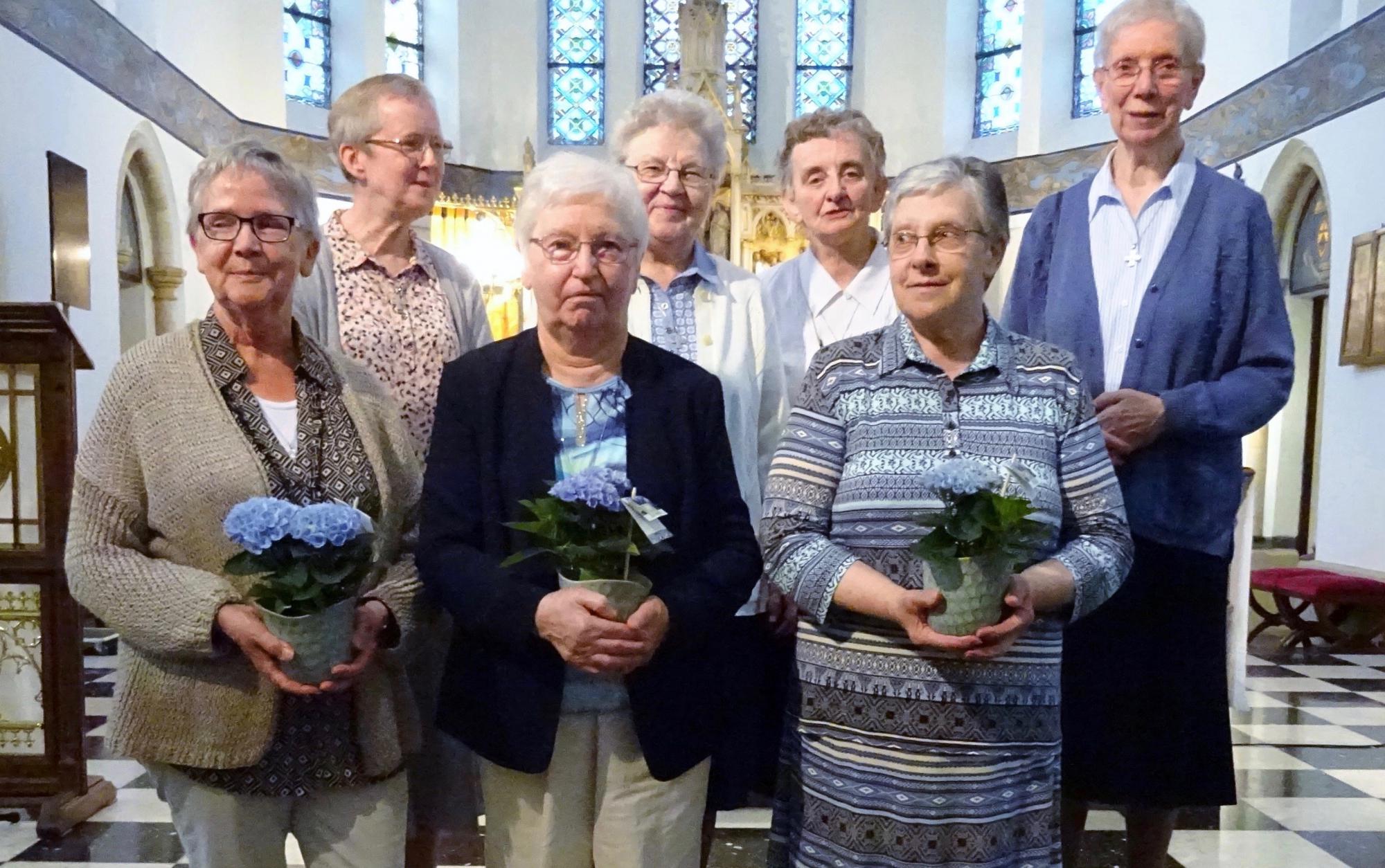 Zusters Van Sint Jozef Nemen Afscheid Van Beverst And Schoonbeek Kerknet 5499