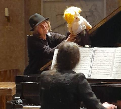 Nello en Patrasche in de kerk van de Heilige Geest 