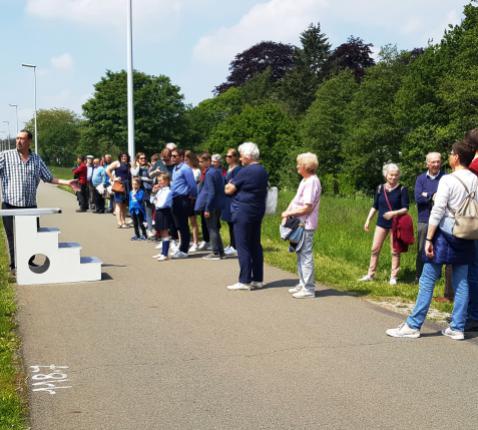 De deelnemers zijn bijna klaar om aan boord te gaan © rb