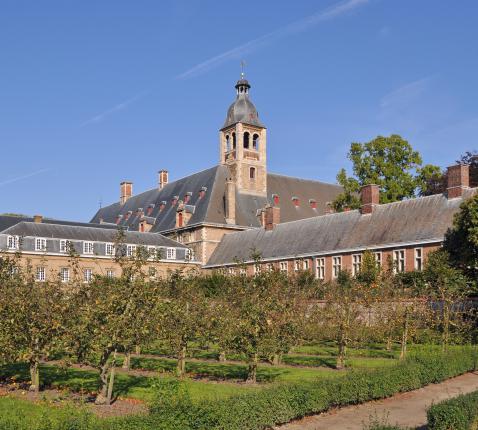 Grootseminarie Ten Duinen, de thuisbasis voor het nieuw belevingscentrum Biblia © Marc Ryckaert via Wikimedia Commons