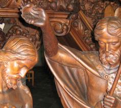 Jezus’ doopsel door Johannes. Beeldengroep van de preekstoel in de Sint-Jan de Doperkerk van Huizingen. 