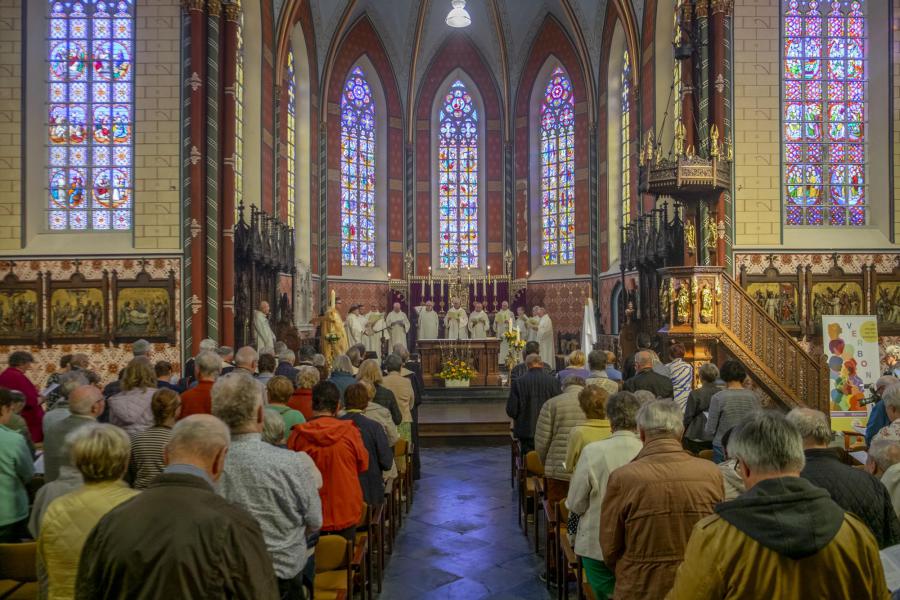 Eucharistieviering ter voorbereiding bedevaart "Baaldjes Kruus" © Lambert J. Derenette en Linda Renette