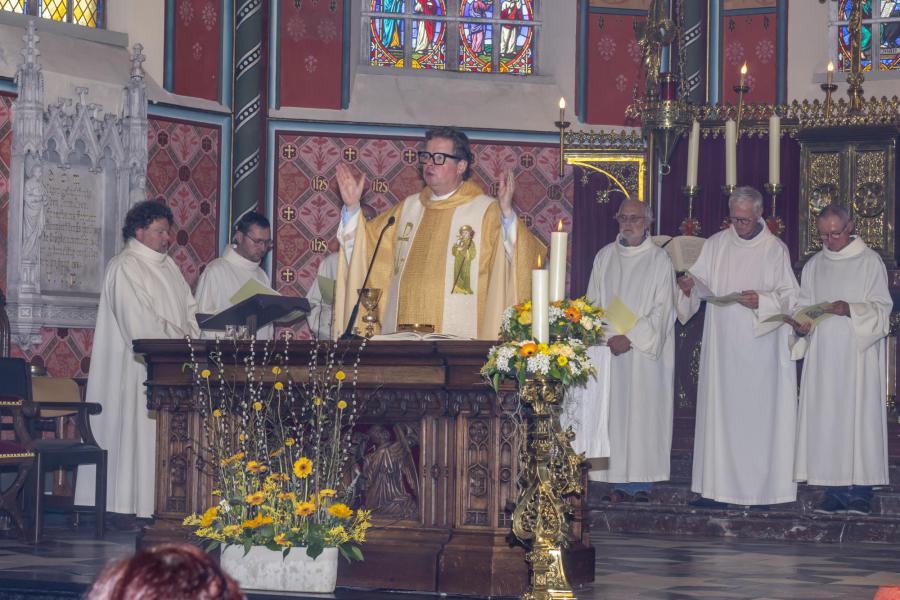 Eucharistieviering ter voorbereiding bedevaart "Baaldjes Kruus" © Lambert J. Derenette en Linda Renette