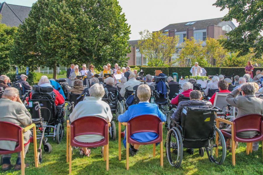 Openluchtviering WZC De Pottelberg  © Luc Huysentruyt