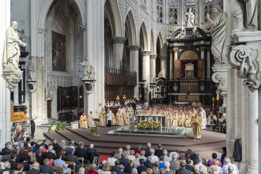 Mgr. Koen Vanhoutte werd bisschop gewijd in de Mechelse Sint-Romboutskathedraal. © Luc Hilderson