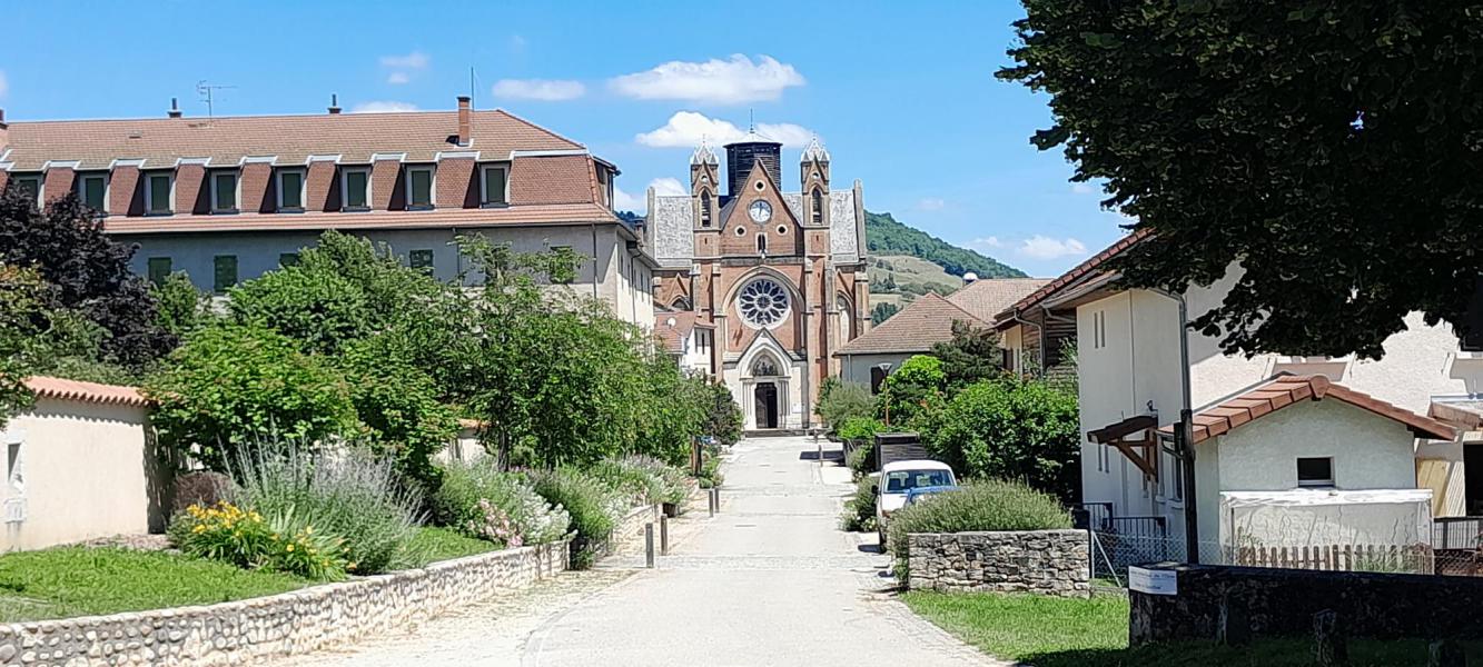 Basilique Notre-Dame de l’Osier © T Poorters