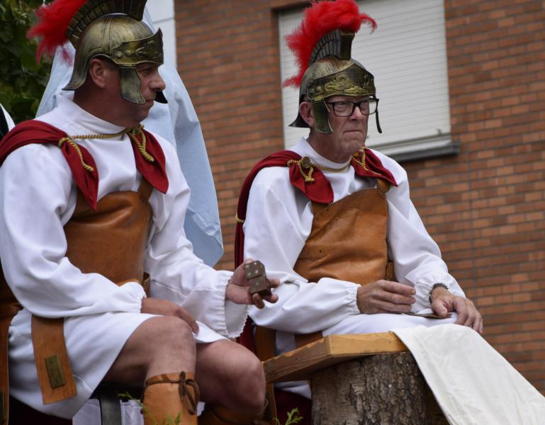 Romeinse soldaten dobbelen om het kleed van Jezus 