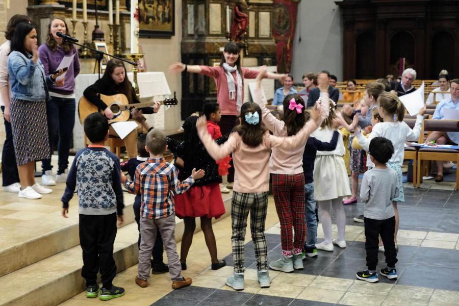 Hoogfeest Heilige Drie-eenheid met speciale aandacht voor de kinderen die hun eerste communie hadden gedaan © Pastorale zone Leuven aan de Dijle