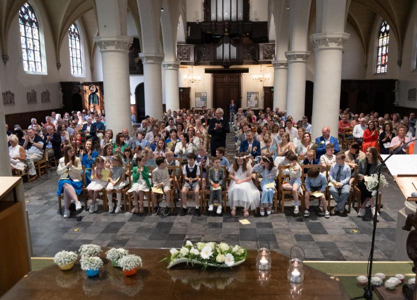 zondag 12 mei: Sint-Bavo, Wilrijk - voorganger: Ronald Sledsens - kinderen van St.-Ursula, de parkschool Ieperman (grondgebied Sint-Bavo) en kinderen van de Ark (grondgebied Sint-Jan Vianney) 