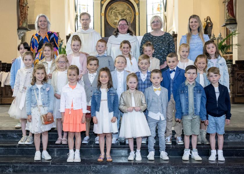 Eerste communie voor 27 kinderen van De Horizon in de Sint-Aldegondiskerk op zondag 14 mei om 11 u. 