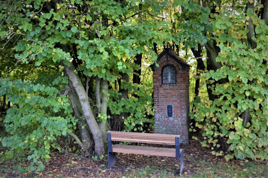 Nieuwe zitbank bij het Fransozenkapelleke-1 