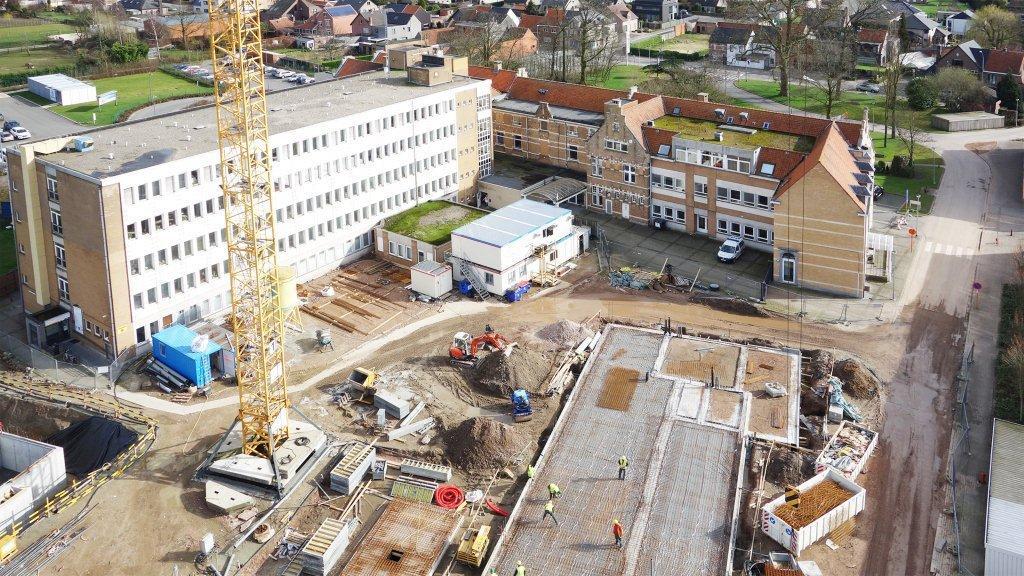 Zicht op de werken nieuw woonzorgcentrum 