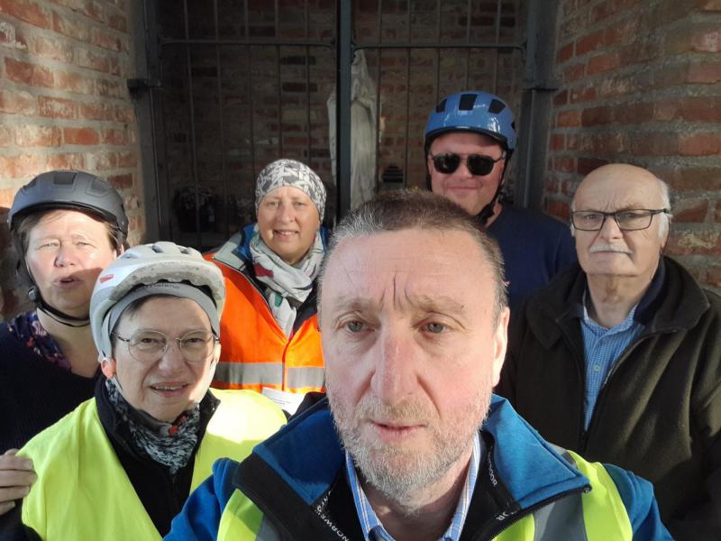 De fietstocht verloopt vlot. Zelfs even tijd voor een selfie. © LPP Sente