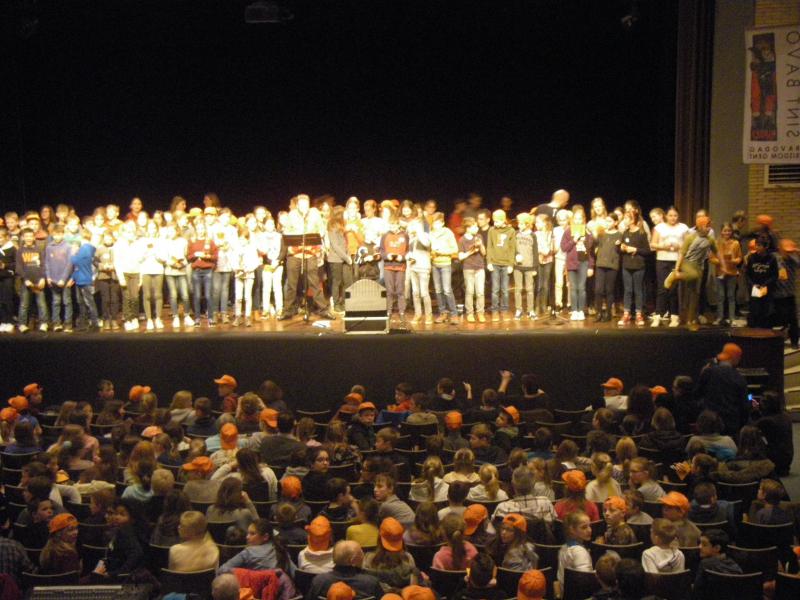 Liedjes leren en zelf op het podium mogen. © Lucrèce