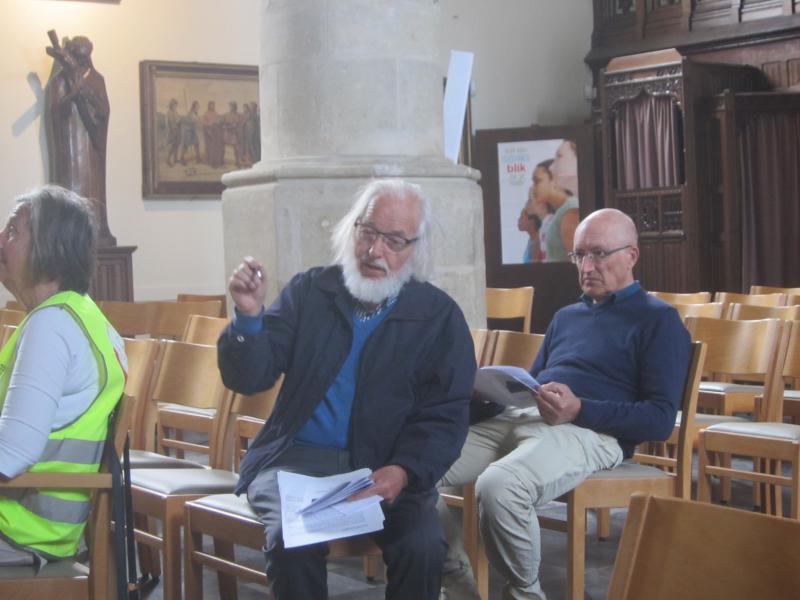 een interessante uitleg over de kerk van Meise 