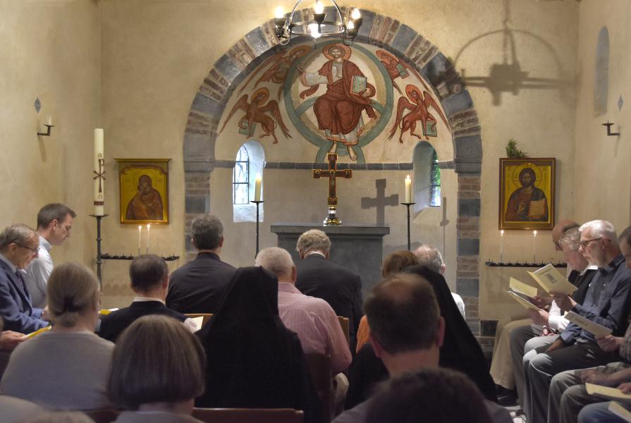 Gebedsmoment in de kapel van het Leefhuis Sint-Jan © Bisdom Gent, foto: Maîtrise