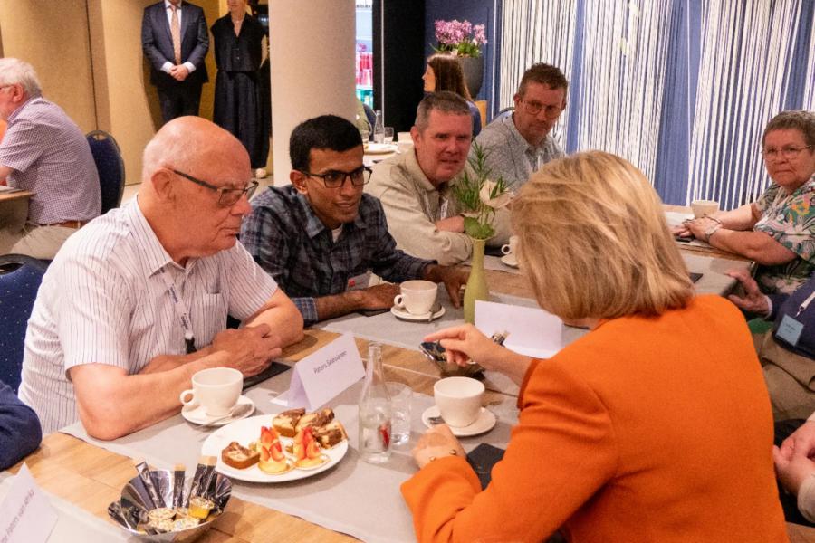 Met koffie en gebak © Don Bosco Vlaanderern