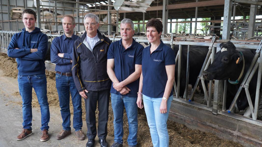 Landbouwbezoek Wuustwezel: bezoek aan de melkveestal van De Sterboshoeve © Luc Coremans voor bisdom Antwerpen
