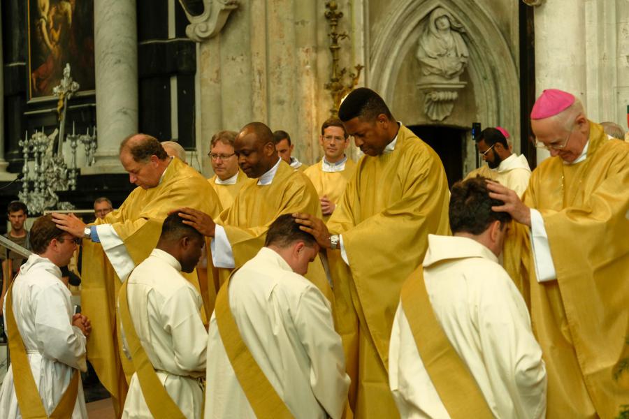 Priesterwijding Geert Narinx, AnthonyJude Okafor, Kevin Pluym en Jan Van Achter, Sint-Romboutskathedraal Mechelen, 10 juli 2022 © Laurens Vangeel