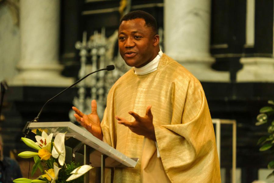 Priesterwijding AnthonyJude Okafor, Sint-Romboutskathedraal Mechelen, 10 juli 2022 © Laurens Vangeel