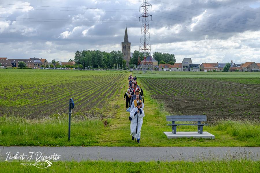 Bedevaart Wulpen Putje © L.J. Derenette