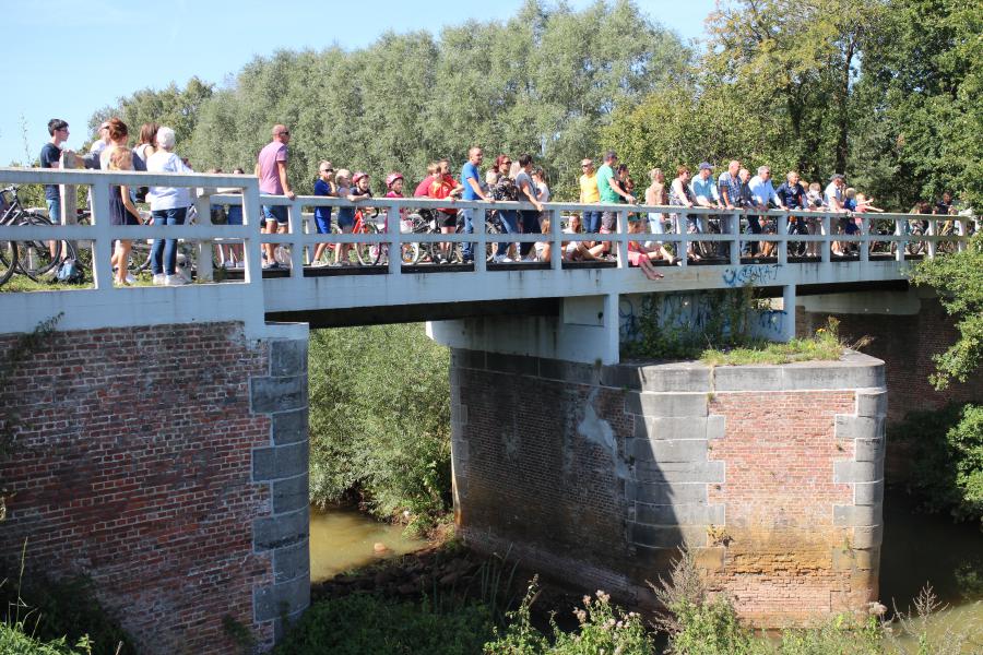 Toeschouwers bij de vlottentocht © RvH