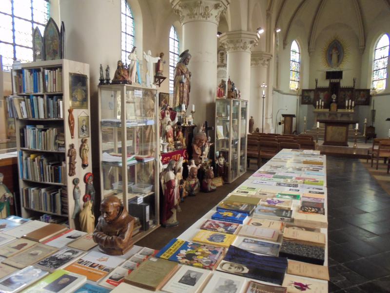 Het museum vanuit de middengang 