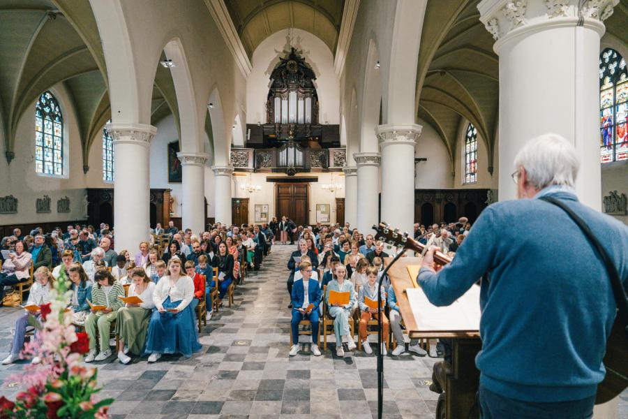 het vormsel van Heilige Naam Jezus, Sint-Jan Evangelist en Sint-Bavo © Inneke Gebruers bedrijfsfotograaf