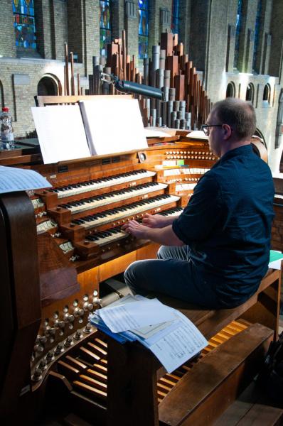 organist Geert Huylebroeck © Annelies Van Heyst