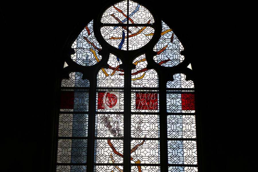 Een glasraam in de Sint-Martinuskerk ter ere van de Zwartzusters © E.H. Marc Verwaeren