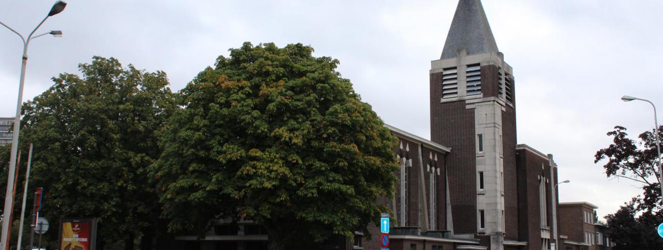 De kerk van St.-Jan Evangelist op het Valaar in Wilrijk © JvR