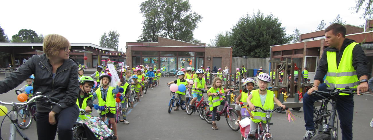 Strapdag 2016 onder begeleiding van hun meester en vrijwilligers