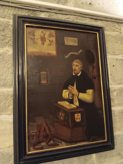 Portret Gulielmus Lindanus in de crypte van de kathedraal naast zijn grafsteen © Bisdom Gent