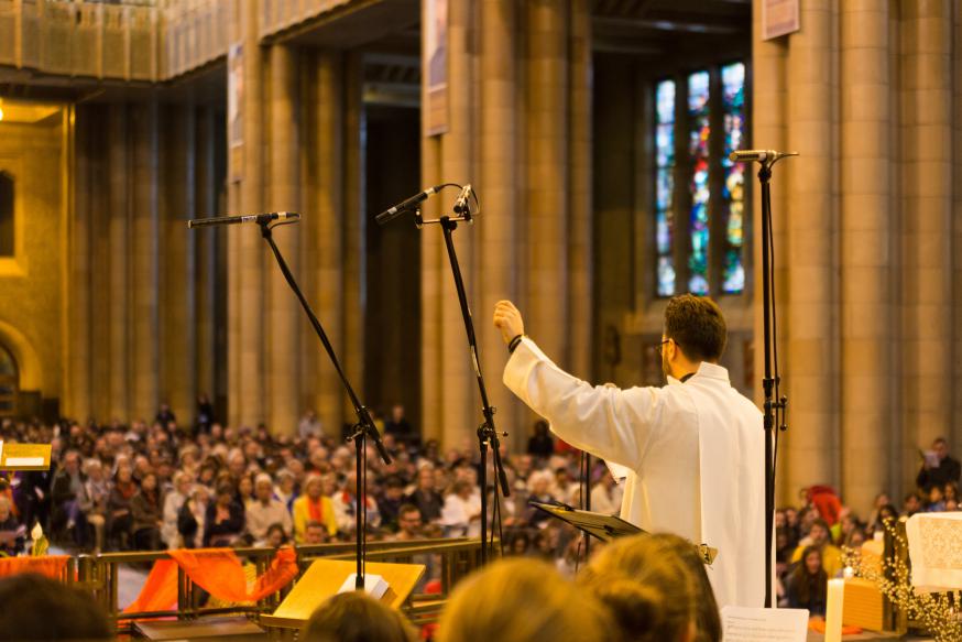 Samen zingen is meer dan versiering, het doet iets met mensen. © foto: Koen Van den Bossche