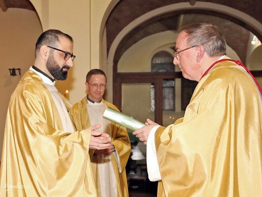 Welkomstsviering pastoor-deken Ali en Priester Elian. 